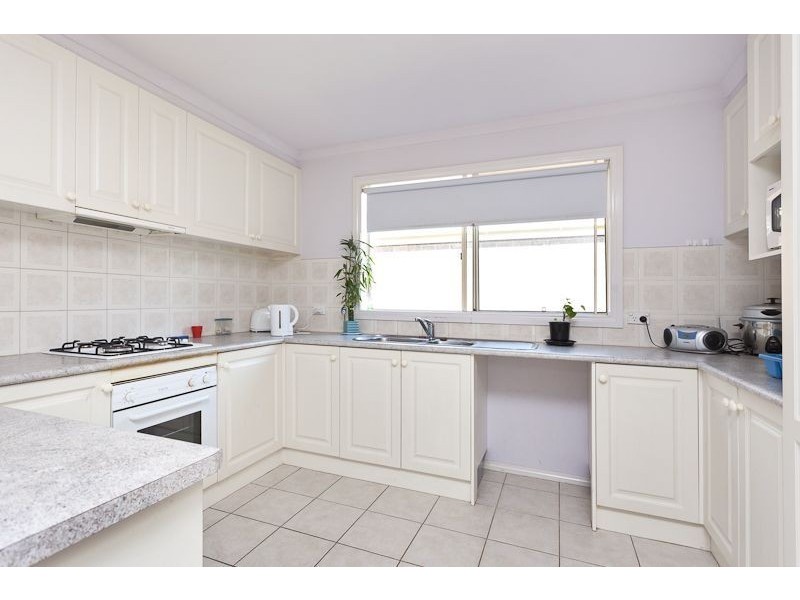 1/9 Henty Street, Pakenham VIC 3810