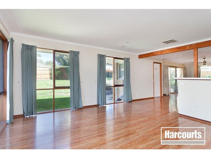 4 Dobson Court, Pakenham VIC 3810