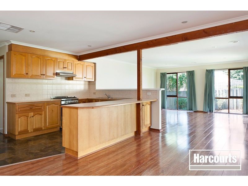 4 Dobson Court, Pakenham VIC 3810