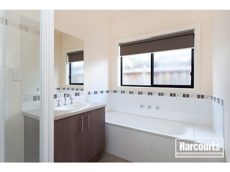 13 Reidel Avenue, Pakenham VIC 3810