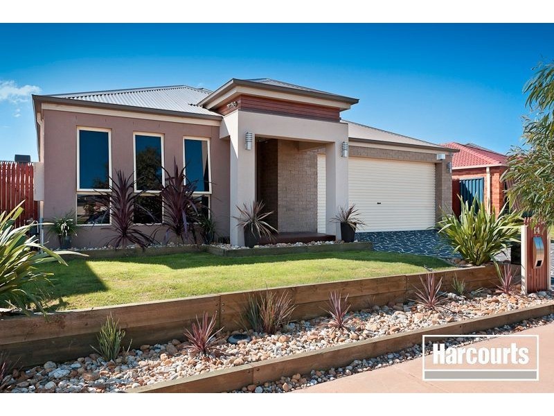 14 Laurina Link, Pakenham VIC 3810