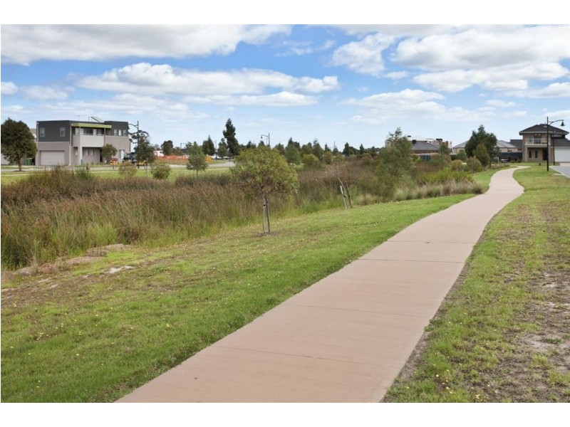 14 Laurina Link, Pakenham VIC 3810