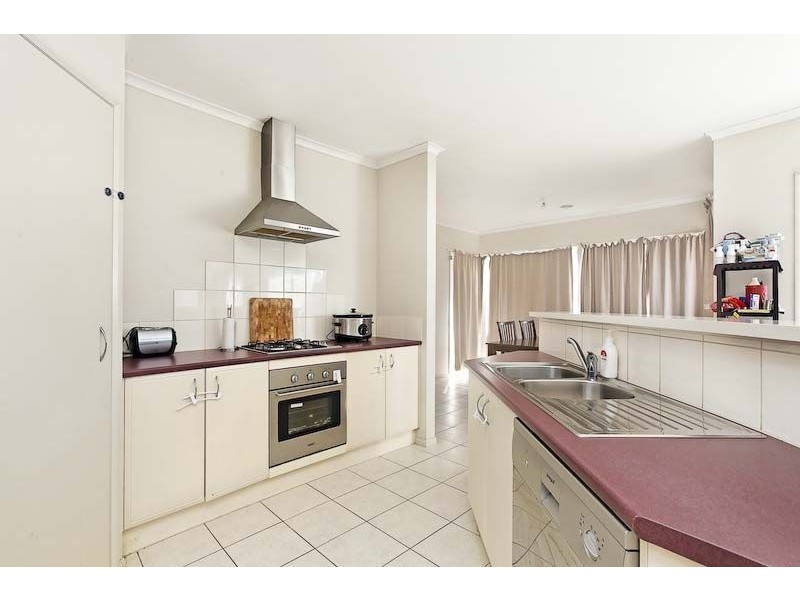 15 Paperbark Drive, Pakenham VIC 3810