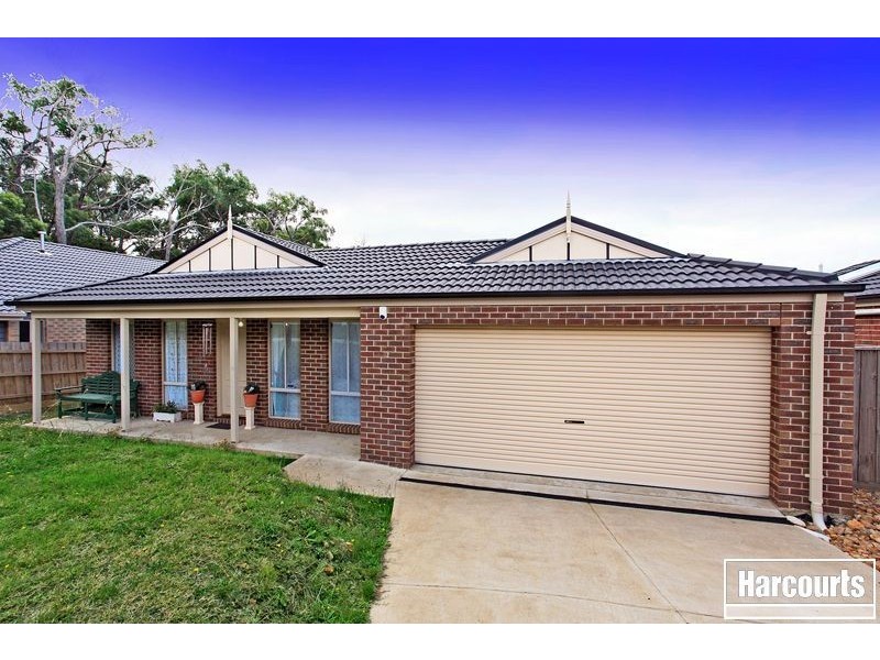 12 Johnsons Place, Pakenham VIC 3810
