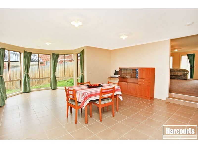 12 Johnsons Place, Pakenham VIC 3810