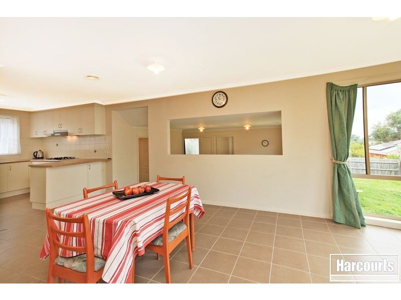 12 Johnsons Place, Pakenham VIC 3810