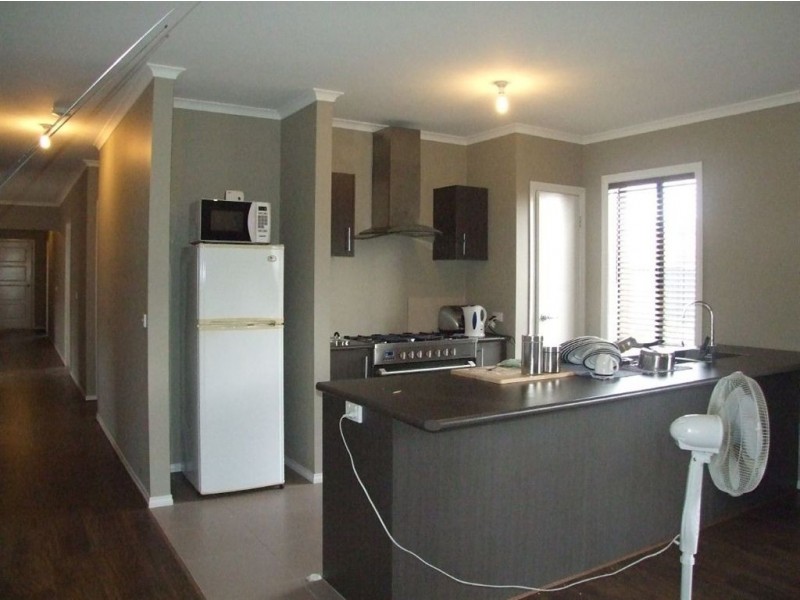 5 Howitt Place, Pakenham VIC 3810