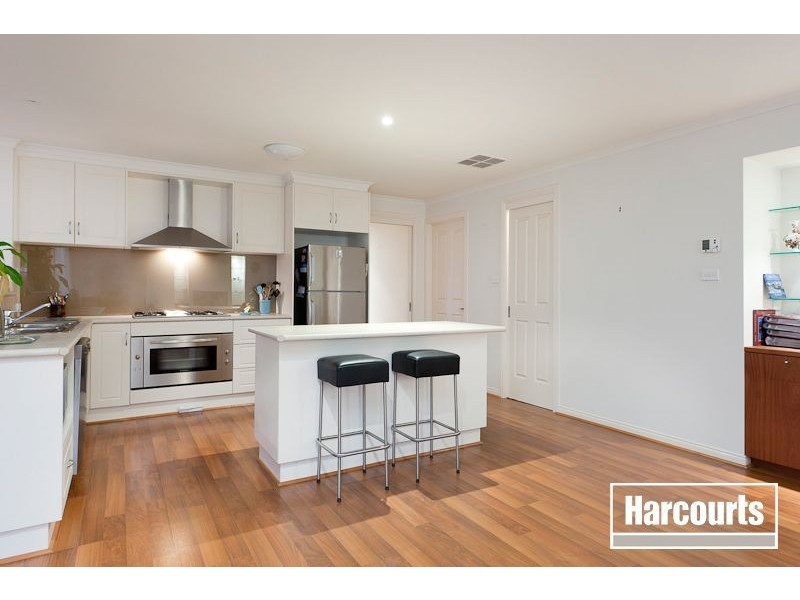 10 Paperbark Drive, Pakenham VIC 3810