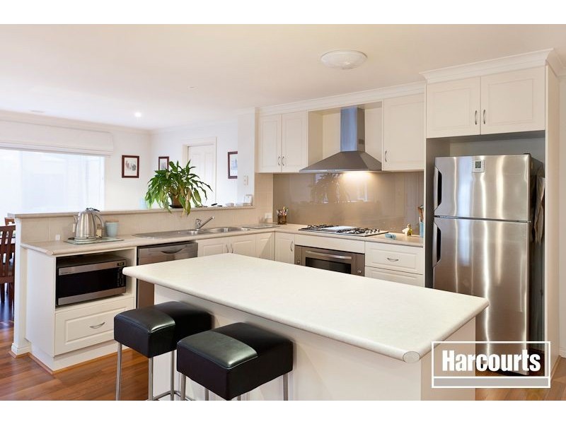 10 Paperbark Drive, Pakenham VIC 3810