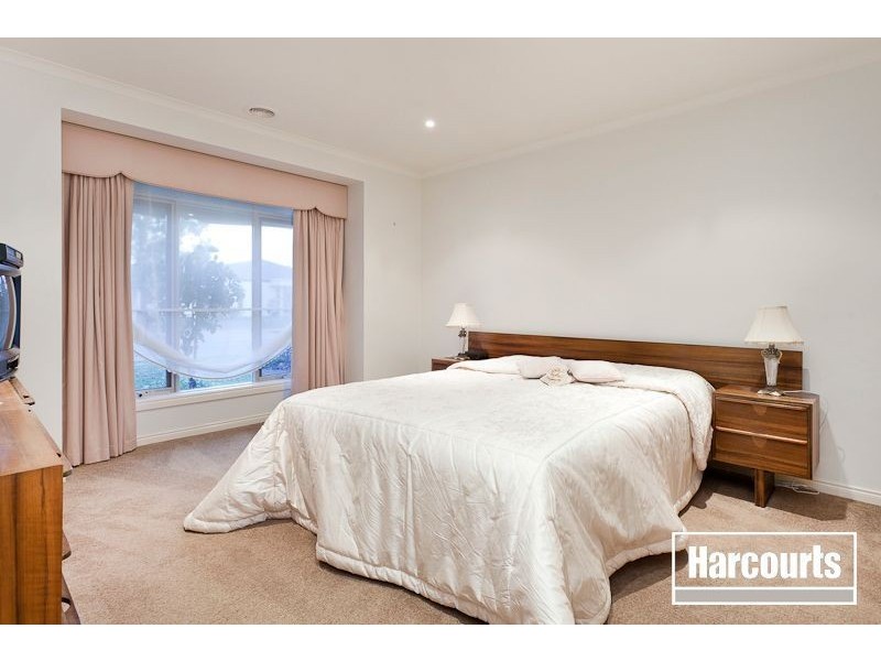 10 Paperbark Drive, Pakenham VIC 3810