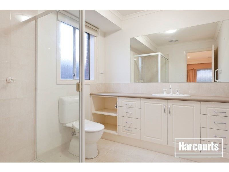 10 Paperbark Drive, Pakenham VIC 3810