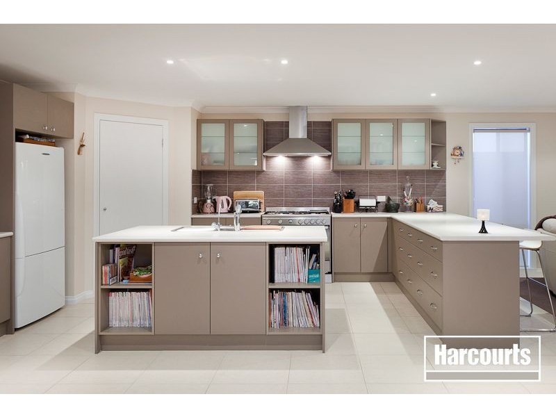 11 Mia Drive, Pakenham VIC 3810