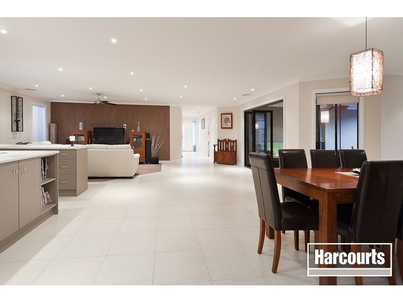 11 Mia Drive, Pakenham VIC 3810