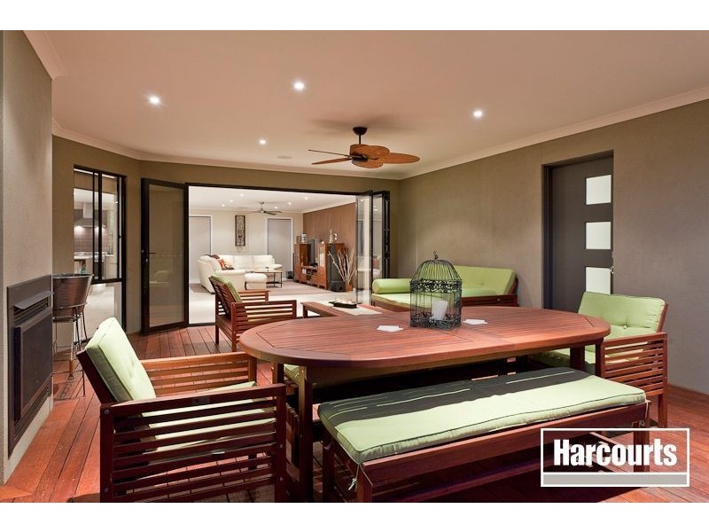 11 Mia Drive, Pakenham VIC 3810