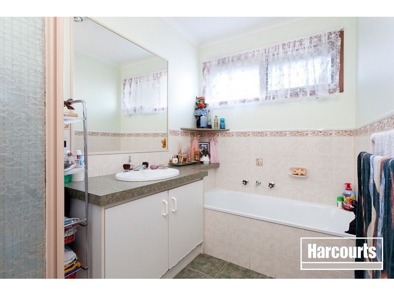 4 Simon Drive, Pakenham VIC 3810