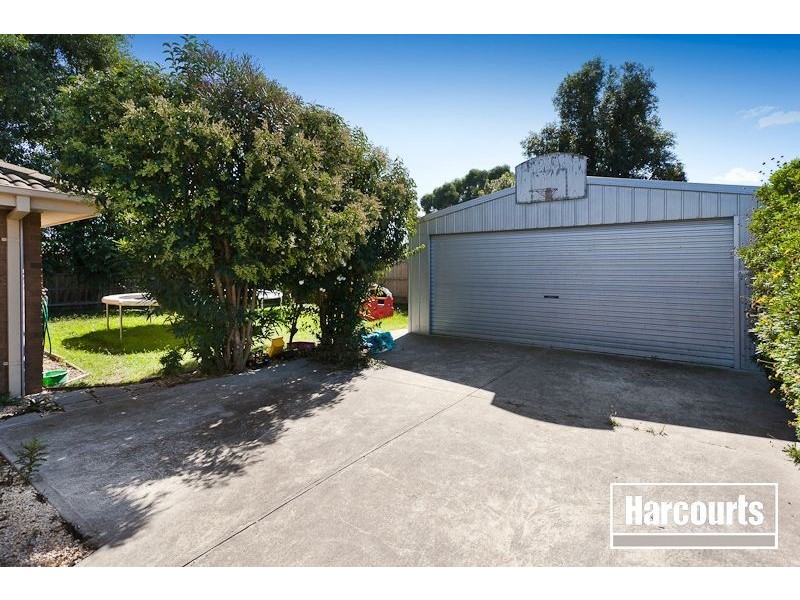4 Simon Drive, Pakenham VIC 3810