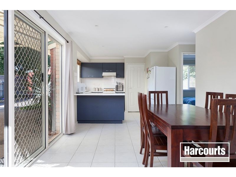 16 Gullquist Way, Pakenham VIC 3810