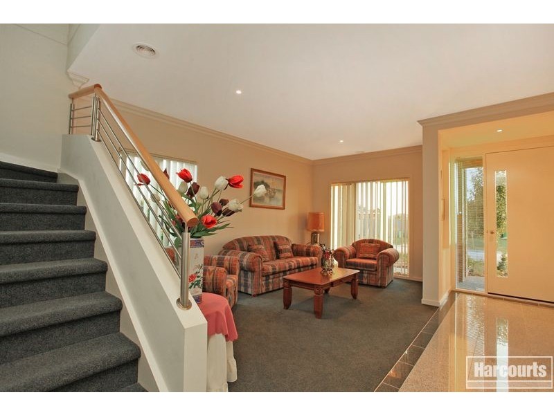 4 Everly Circuit, Pakenham VIC 3810