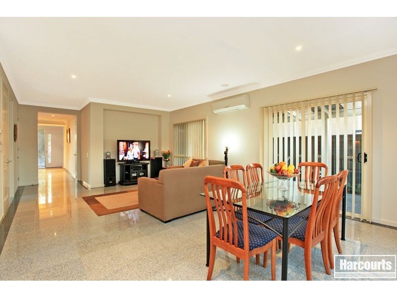 4 Everly Circuit, Pakenham VIC 3810