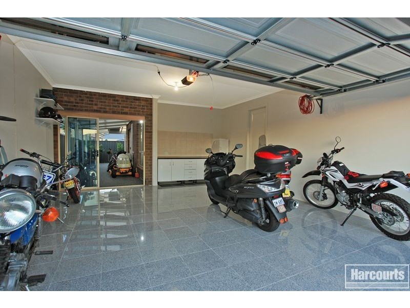 4 Everly Circuit, Pakenham VIC 3810