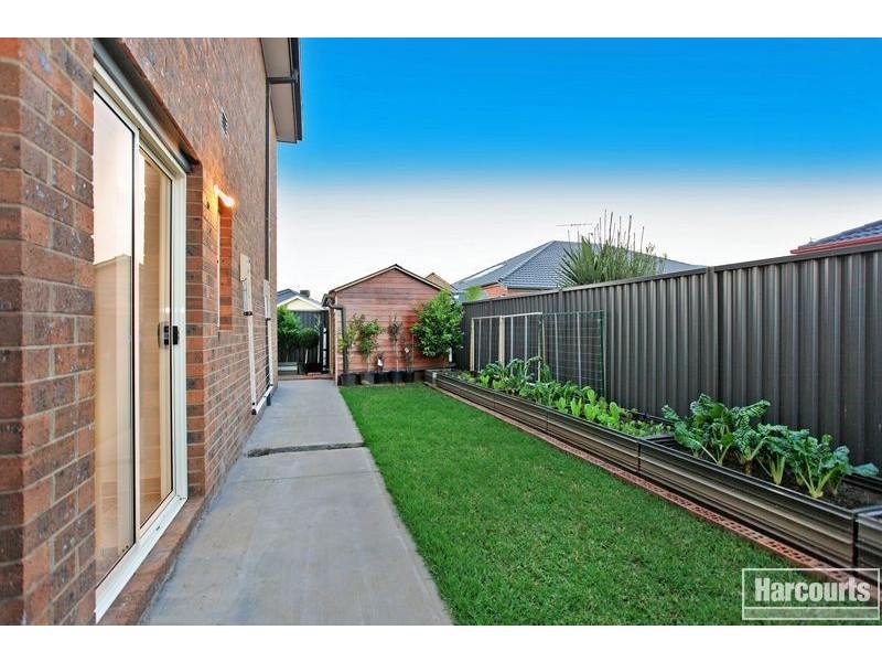 4 Everly Circuit, Pakenham VIC 3810