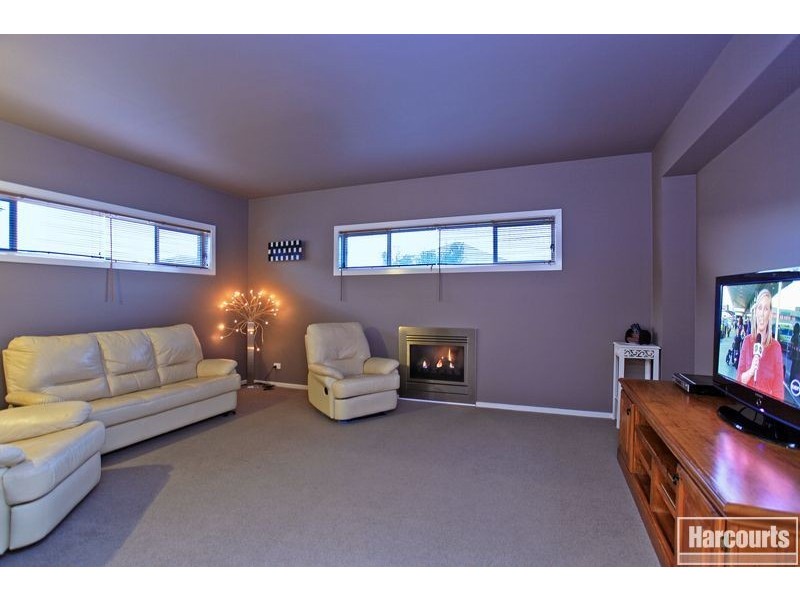 6 Lavender Avenue, Pakenham VIC 3810