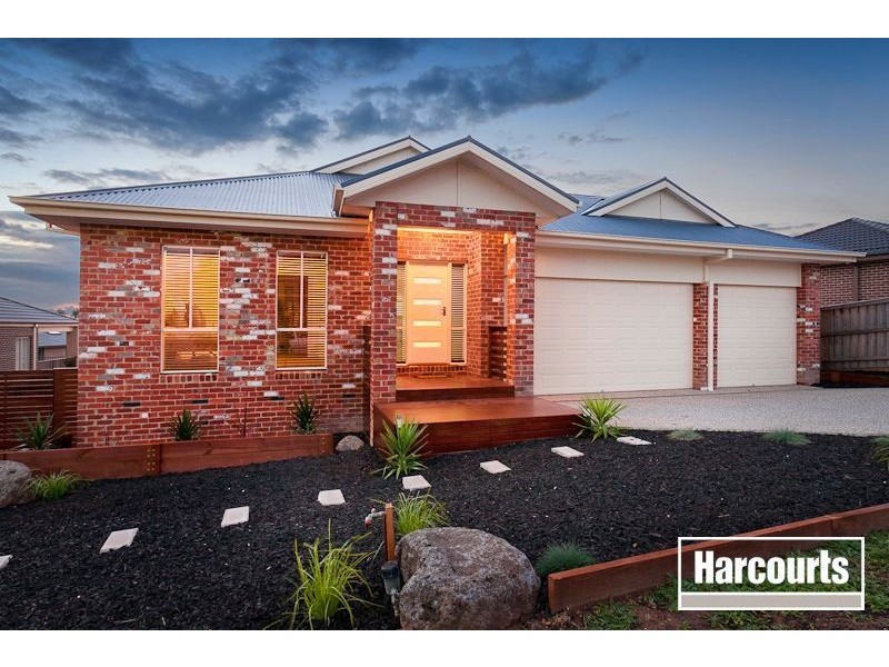 4 Charles Sturt Place, Pakenham VIC 3810
