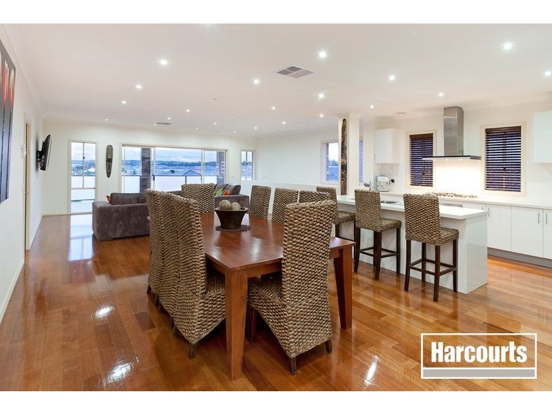 4 Charles Sturt Place, Pakenham VIC 3810