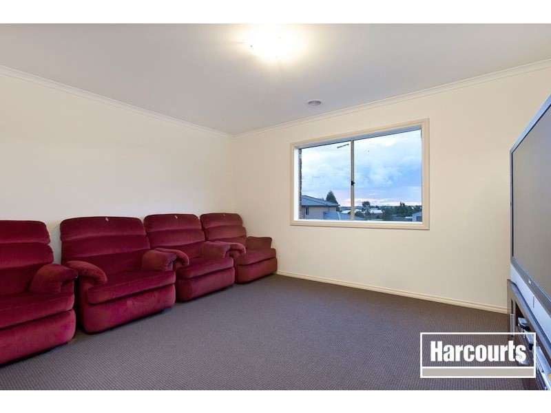 4 Charles Sturt Place, Pakenham VIC 3810