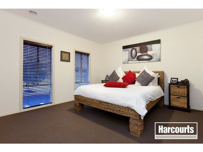 4 Charles Sturt Place, Pakenham VIC 3810