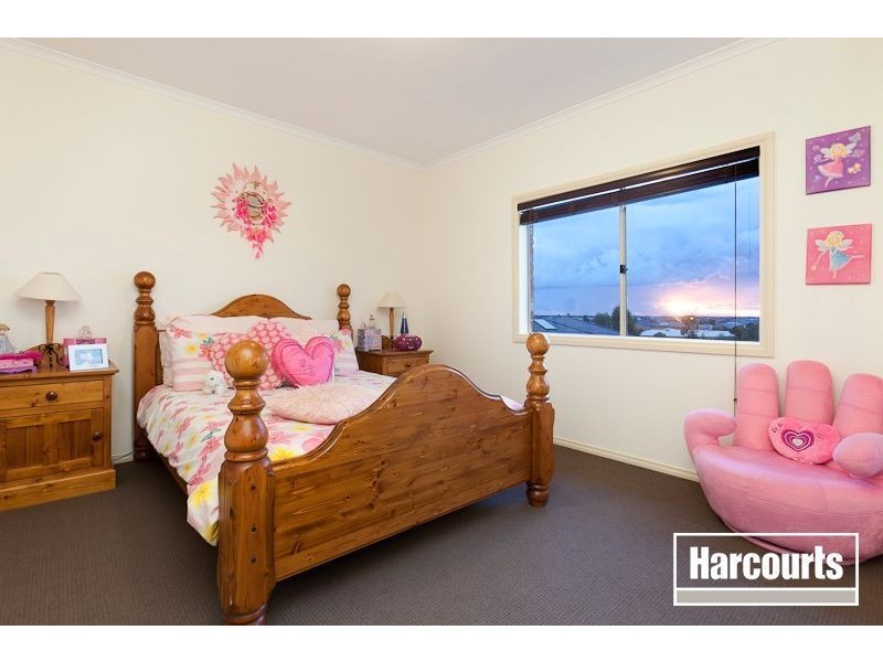 4 Charles Sturt Place, Pakenham VIC 3810