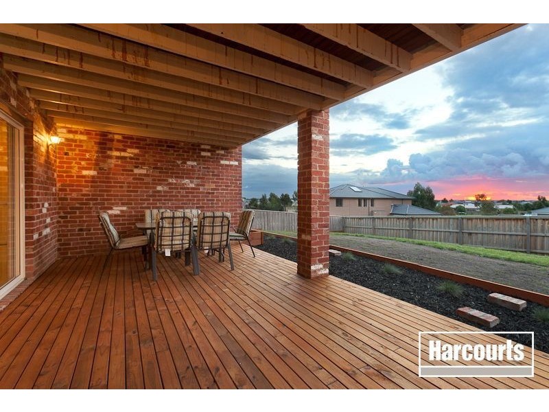 4 Charles Sturt Place, Pakenham VIC 3810