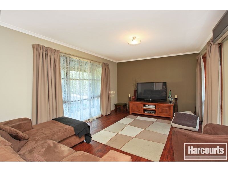 45 Balmoral Way, Pakenham VIC 3810