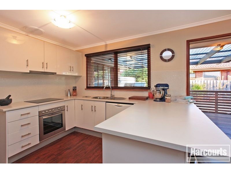 45 Balmoral Way, Pakenham VIC 3810