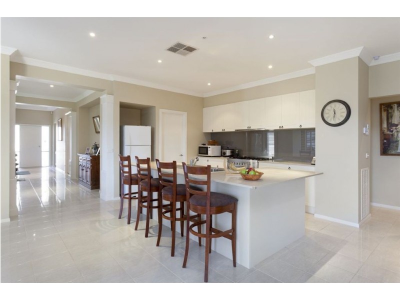 56 Banjo Paterson Drive, Pakenham VIC 3810