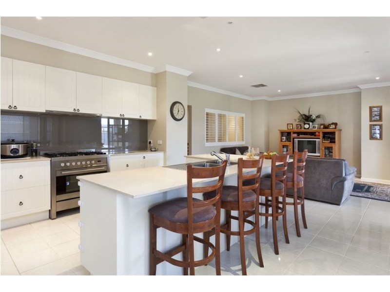 56 Banjo Paterson Drive, Pakenham VIC 3810