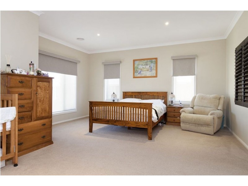 56 Banjo Paterson Drive, Pakenham VIC 3810