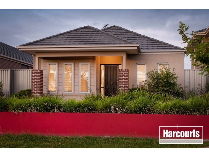 19 Egret Way, Pakenham VIC 3810
