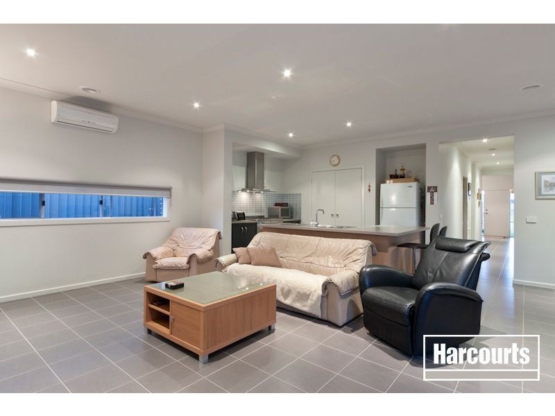 19 Egret Way, Pakenham VIC 3810