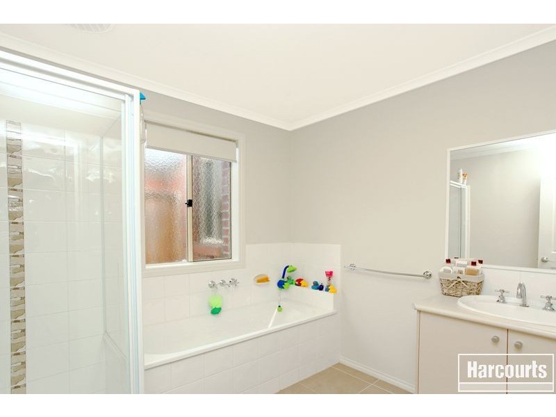 52 Kosta Boda Boulevard, Pakenham VIC 3810