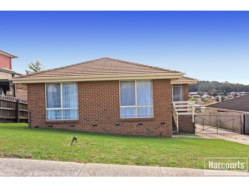 127 Eagle Drive, Pakenham VIC 3810