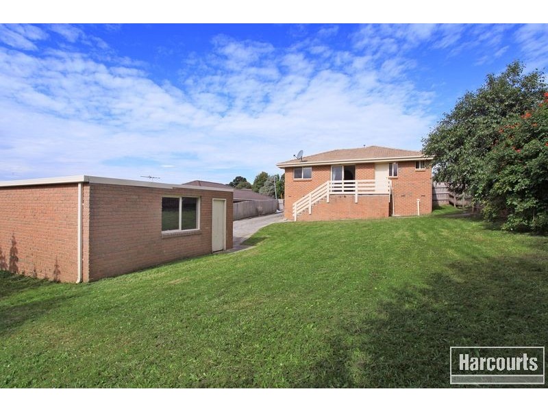 127 Eagle Drive, Pakenham VIC 3810