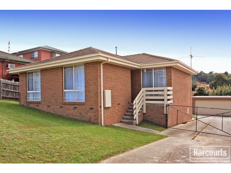 127 Eagle Drive, Pakenham VIC 3810
