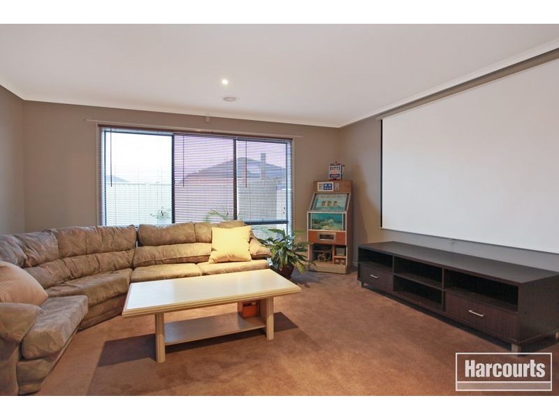 15 Viola Avenue, Pakenham VIC 3810