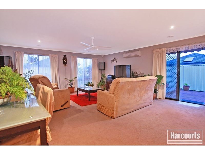 15 Viola Avenue, Pakenham VIC 3810