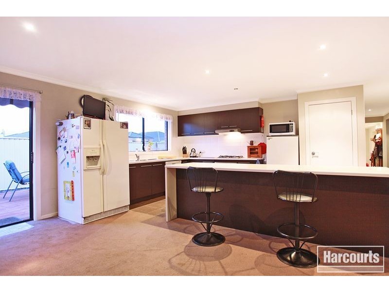 15 Viola Avenue, Pakenham VIC 3810
