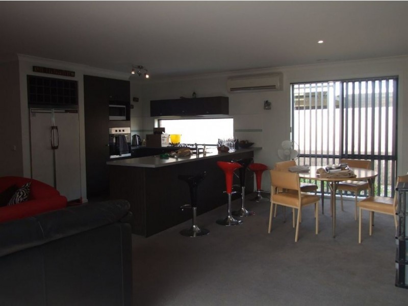 56 Kosta Boda Boulevard, Pakenham VIC 3810