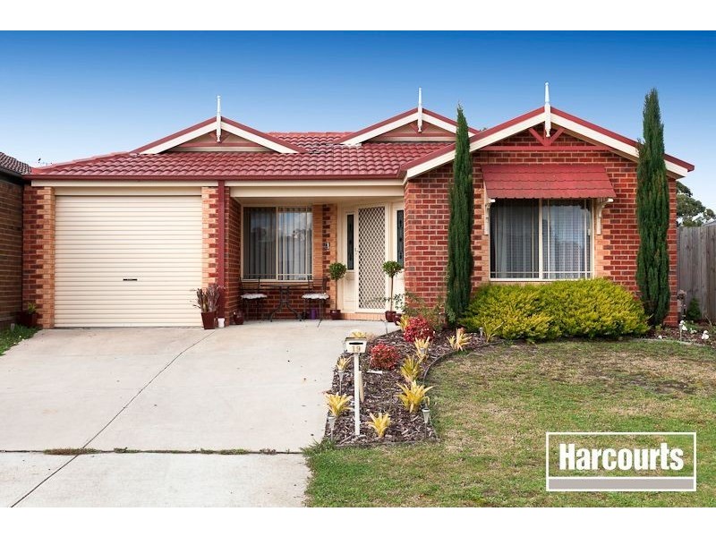 19 Wakenshaw Crescent, Pakenham VIC 3810