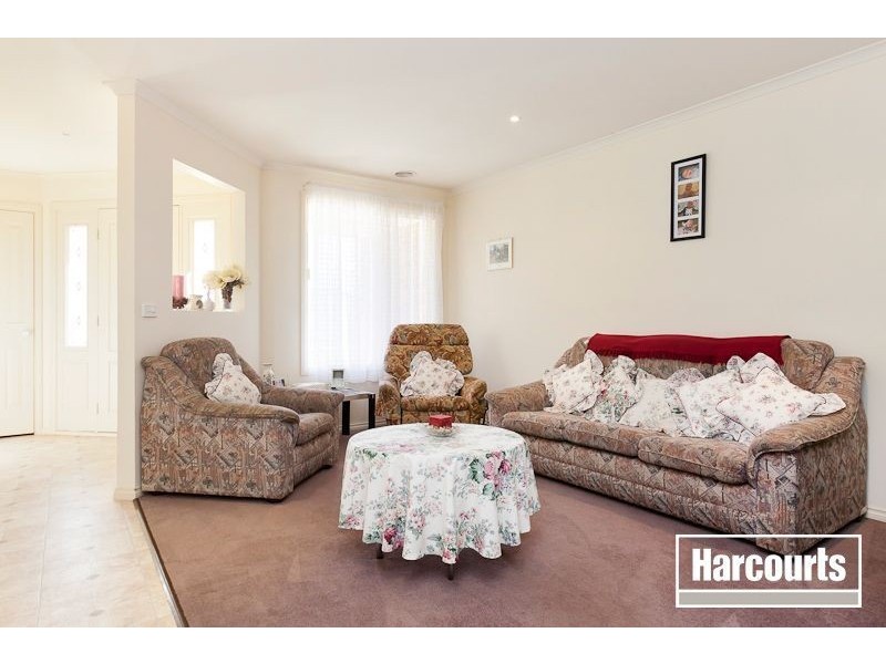 19 Wakenshaw Crescent, Pakenham VIC 3810