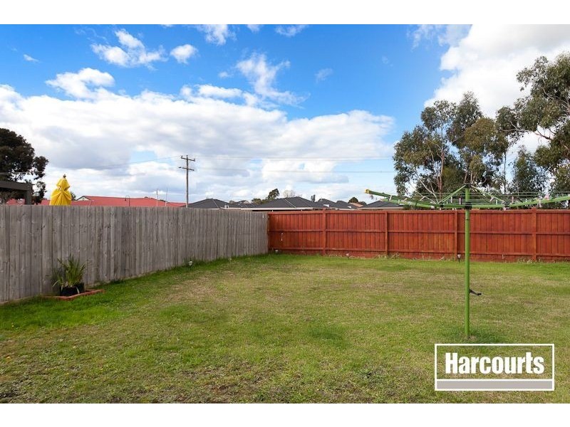 19 Wakenshaw Crescent, Pakenham VIC 3810